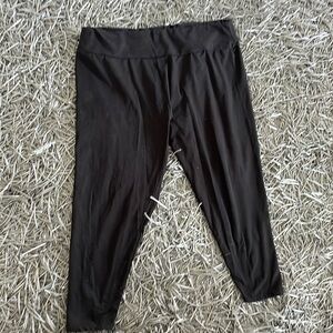Black size 3X feathers, 92% polyester pants